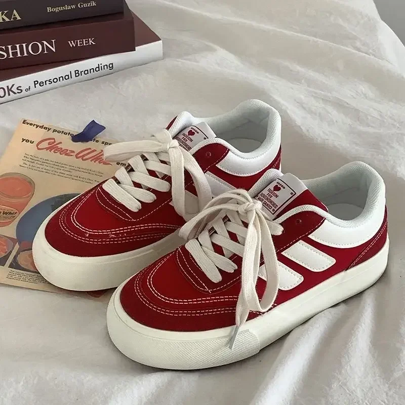 2024 nuove donne rosse scarpe  - Vans Shoes Old Skool recensione e prezzo